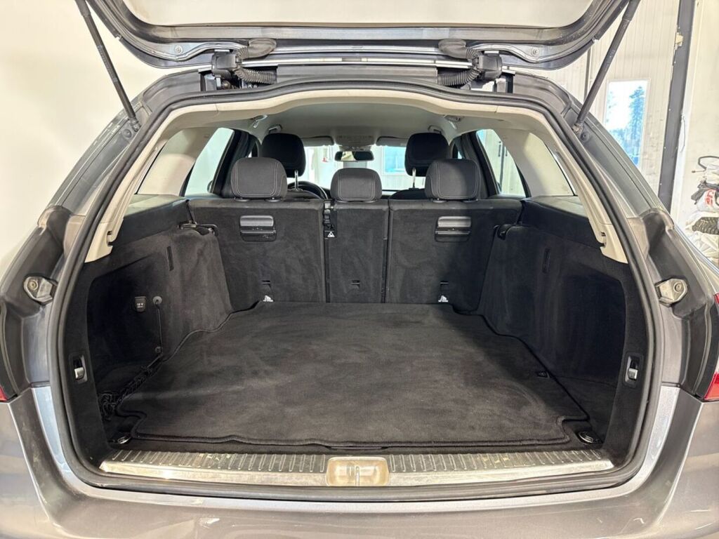Mercedes-Benz C 2017 Harmaa