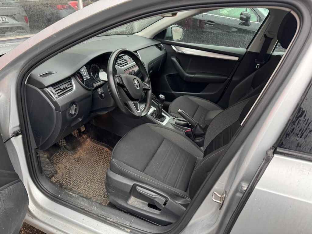 Skoda Octavia 2017 Harmaa