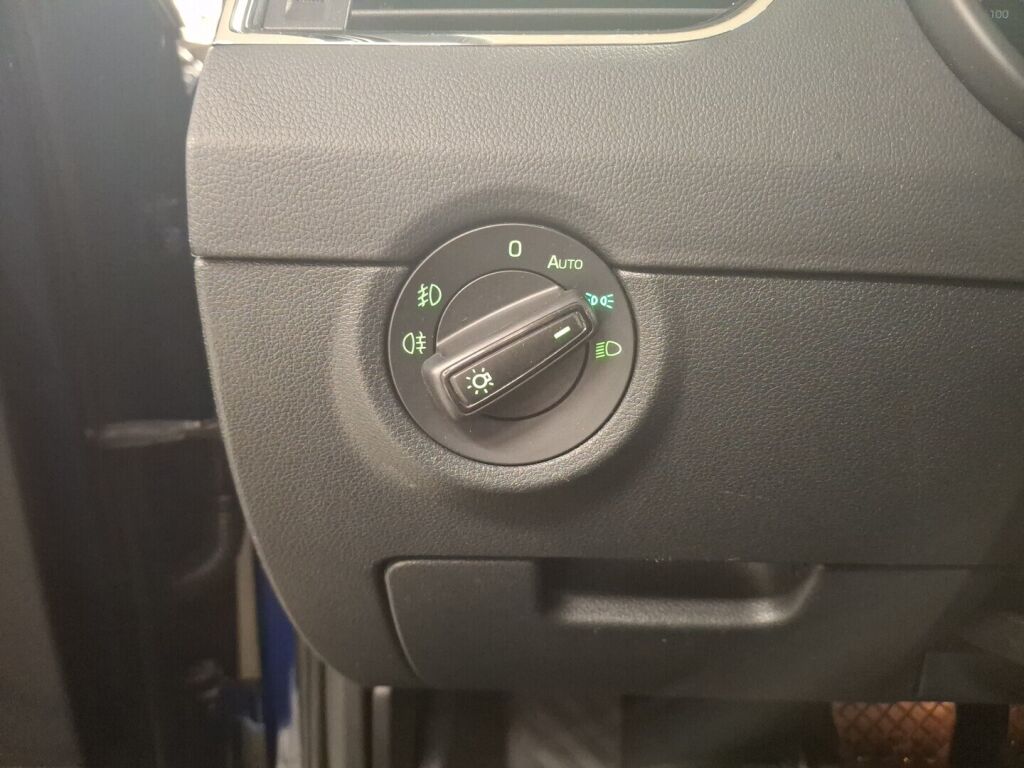 Skoda Octavia 2018 Sininen