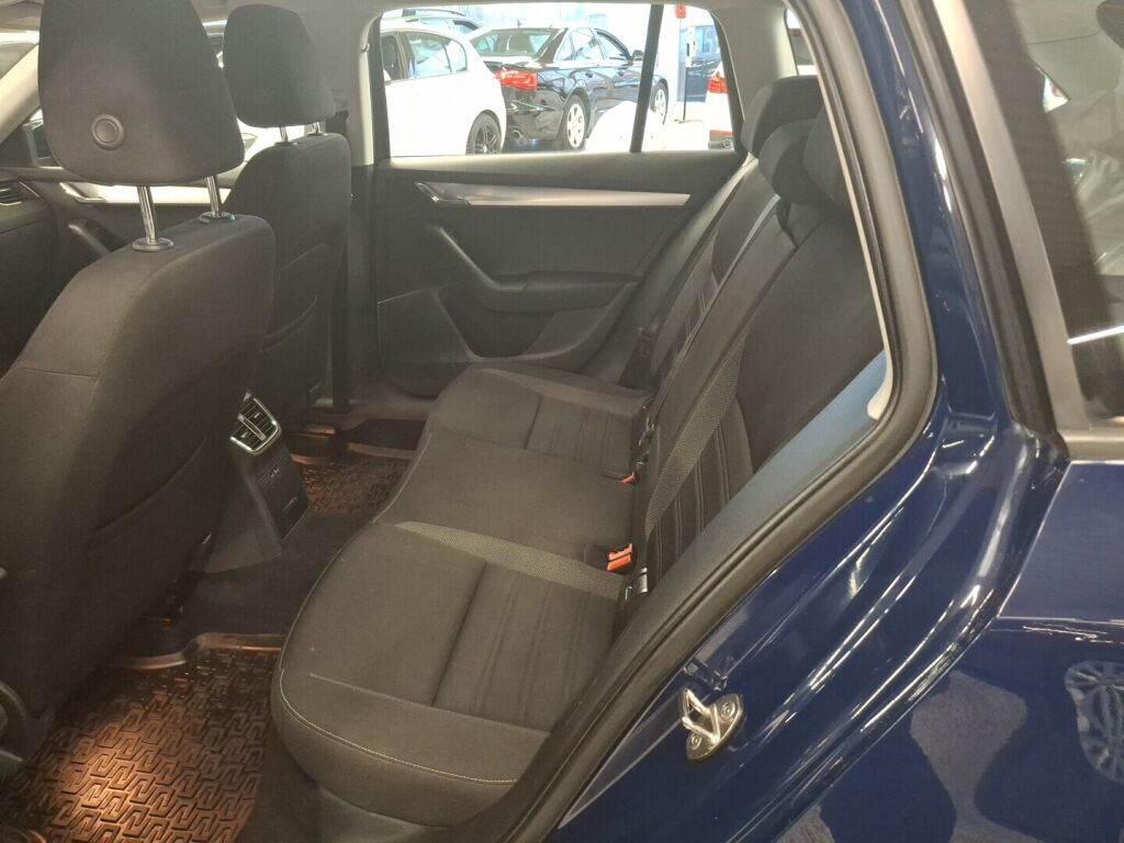 Skoda Octavia 2018 Sininen