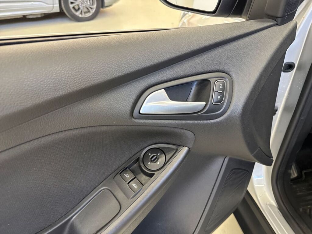 Ford Focus 2017 Harmaa
