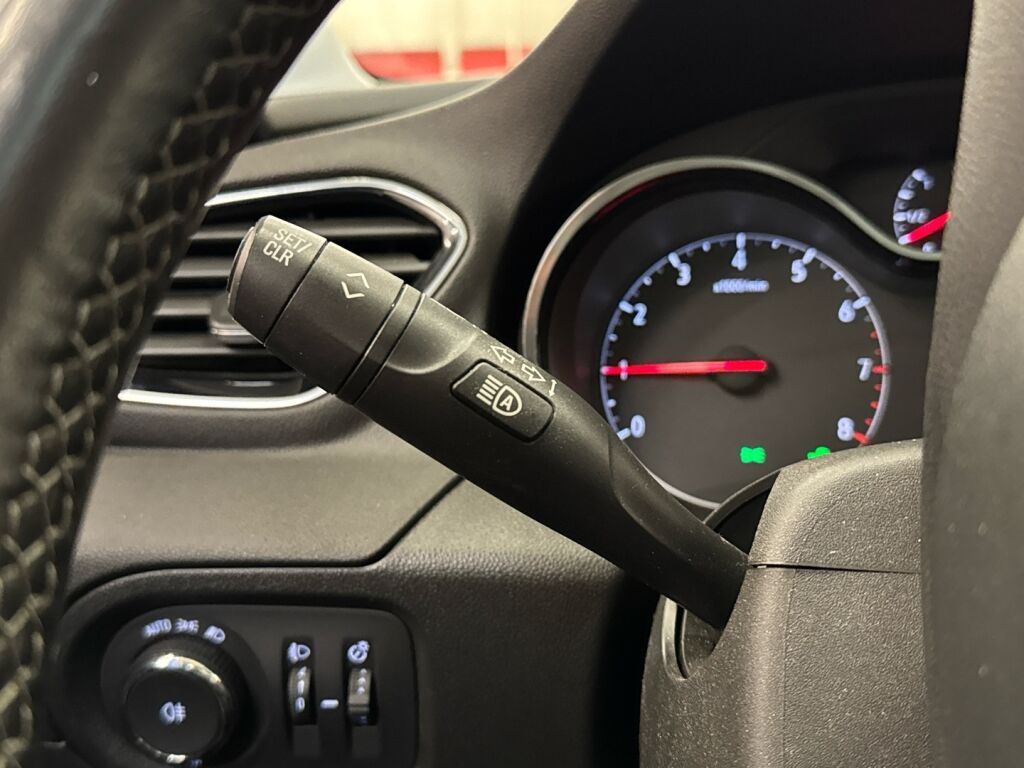 Opel Grandland X 2017 Musta