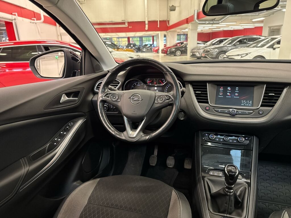 Opel Grandland X 2017 Musta