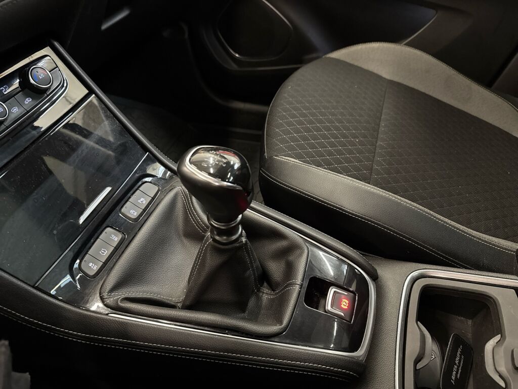 Opel Grandland X 2017 Musta