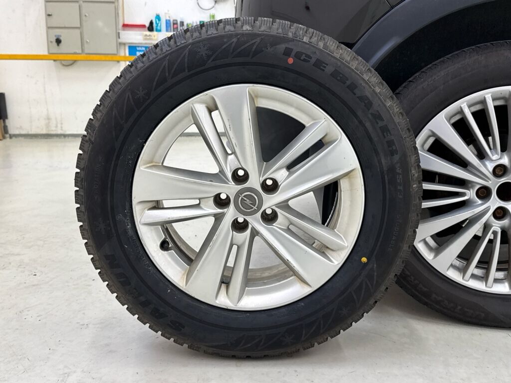 Opel Grandland X 2017 Musta