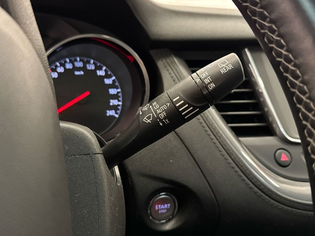 Opel Grandland X 2017 Musta