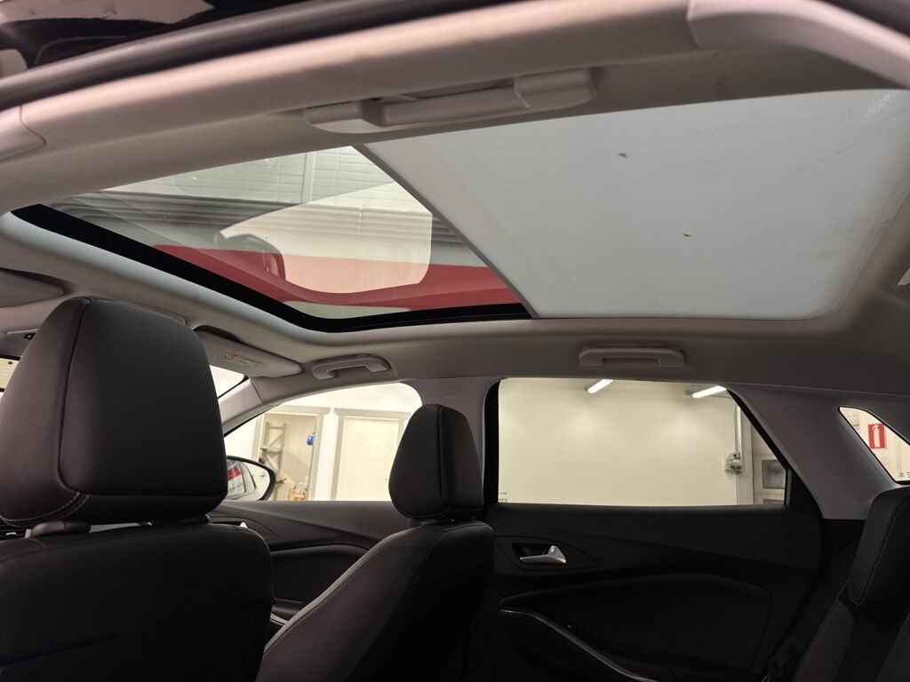 Opel Grandland X 2017 Musta