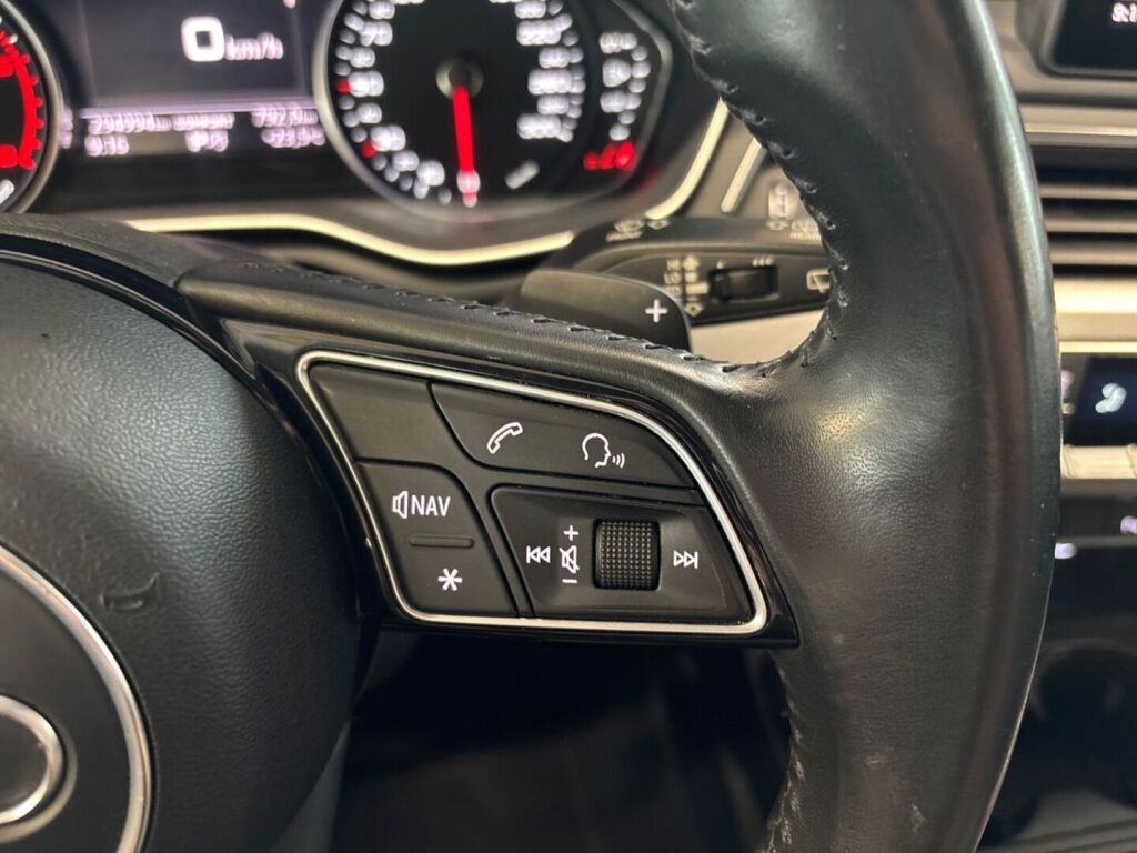 Audi A4 2018 Sininen