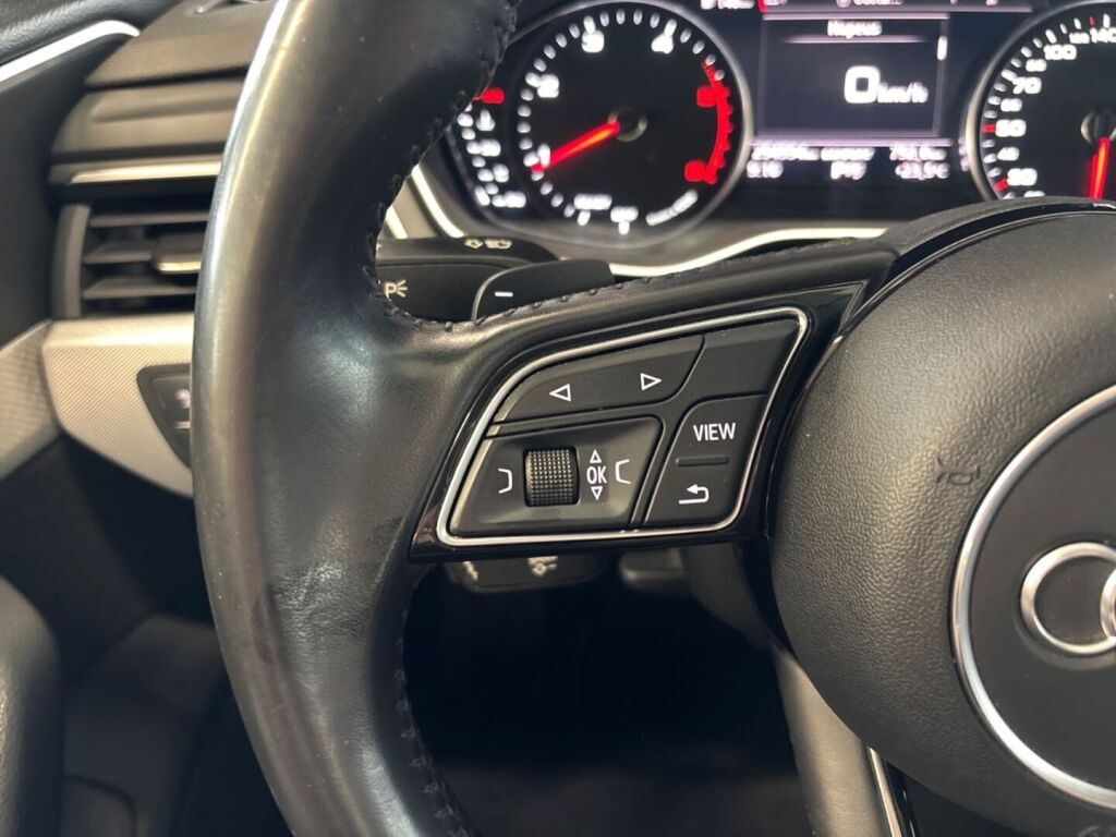 Audi A4 2018 Sininen