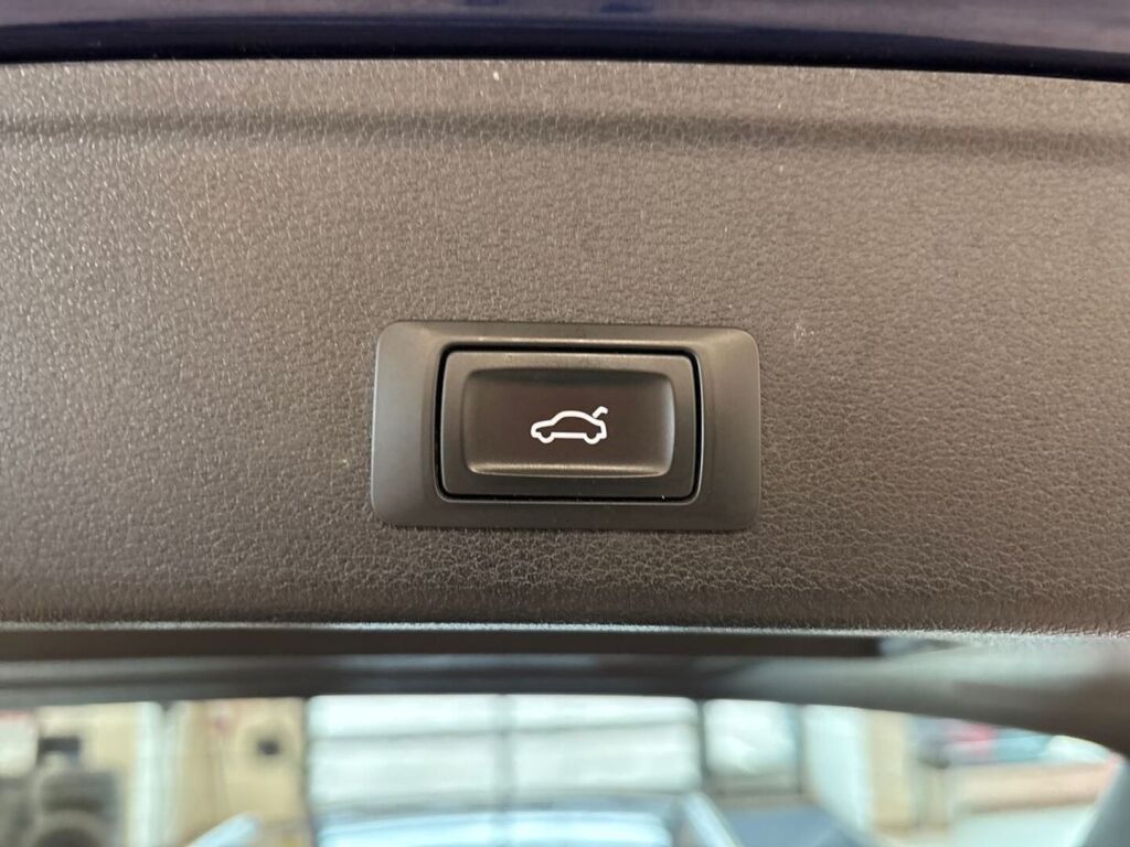 Audi A4 2018 Sininen