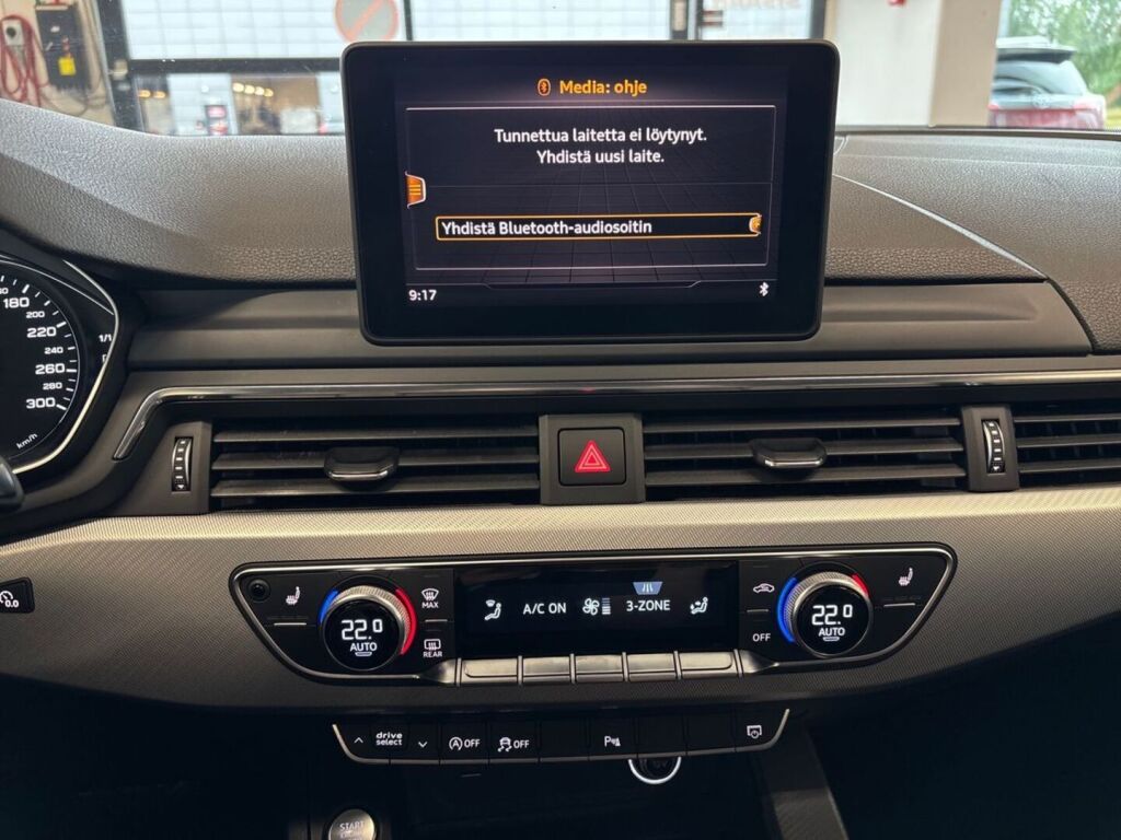 Audi A4 2018 Sininen