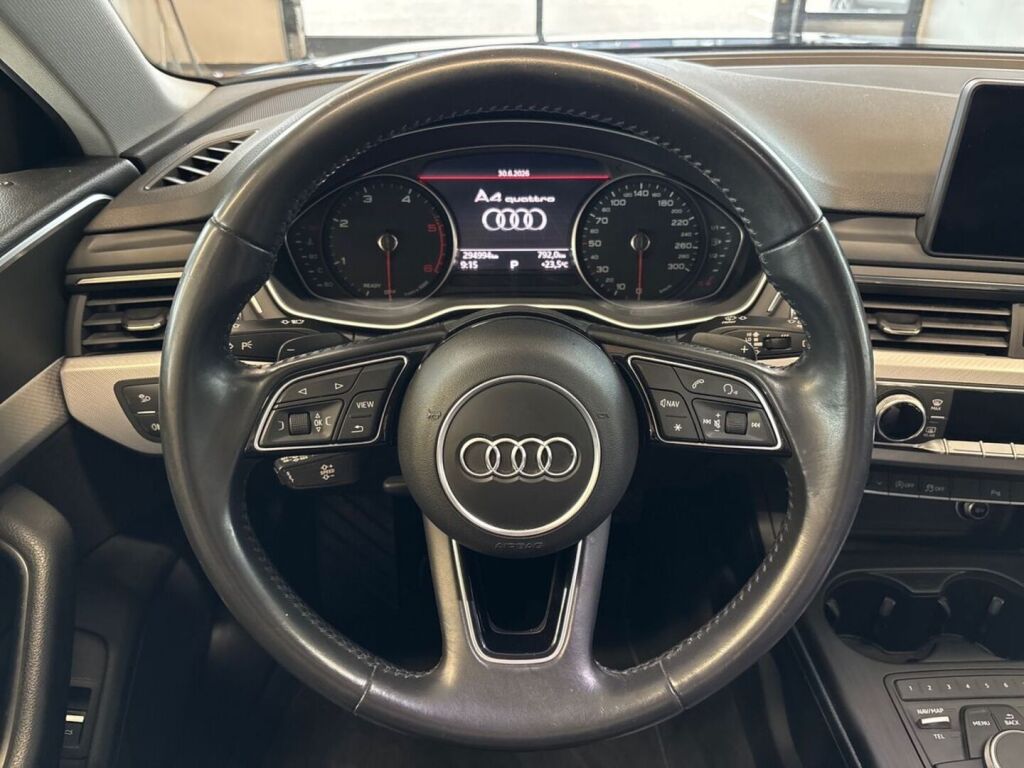 Audi A4 2018 Sininen