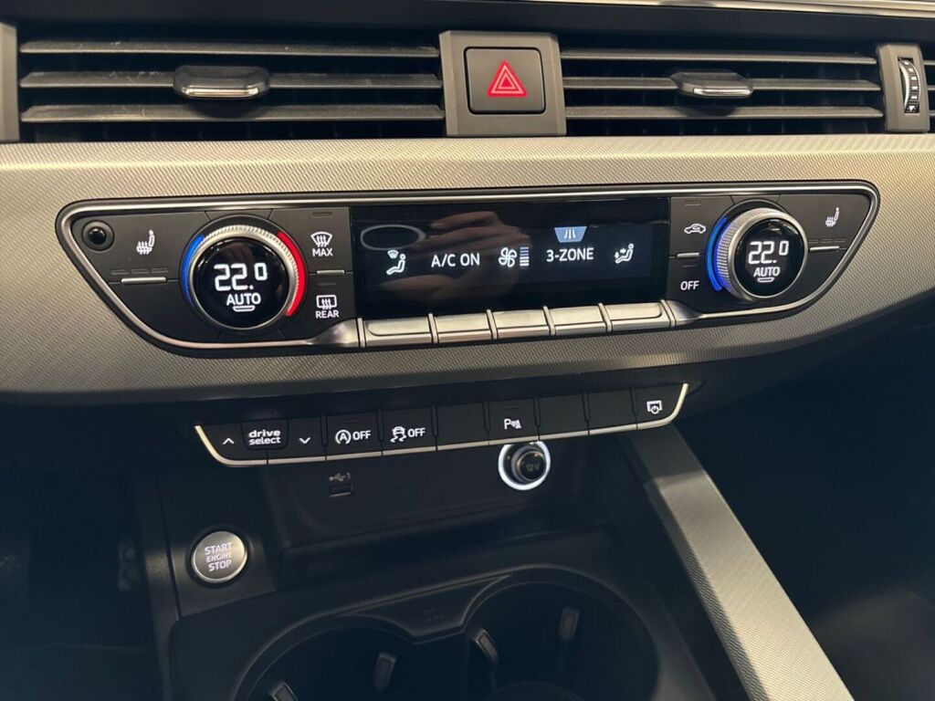 Audi A4 2018 Sininen