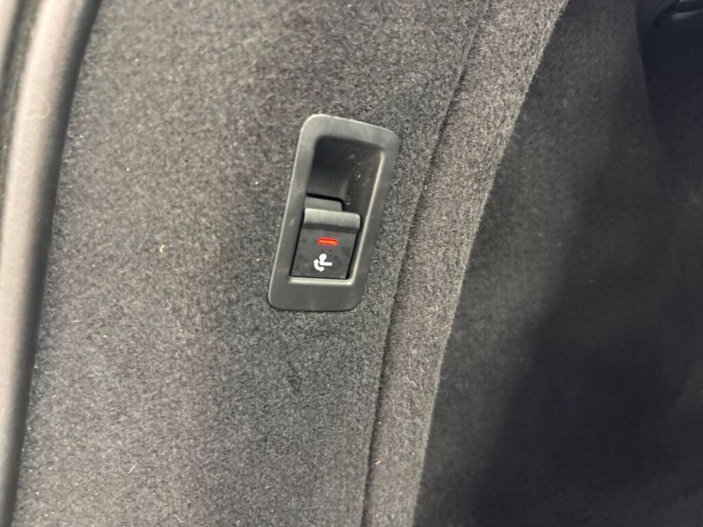 Audi A4 2018 Sininen