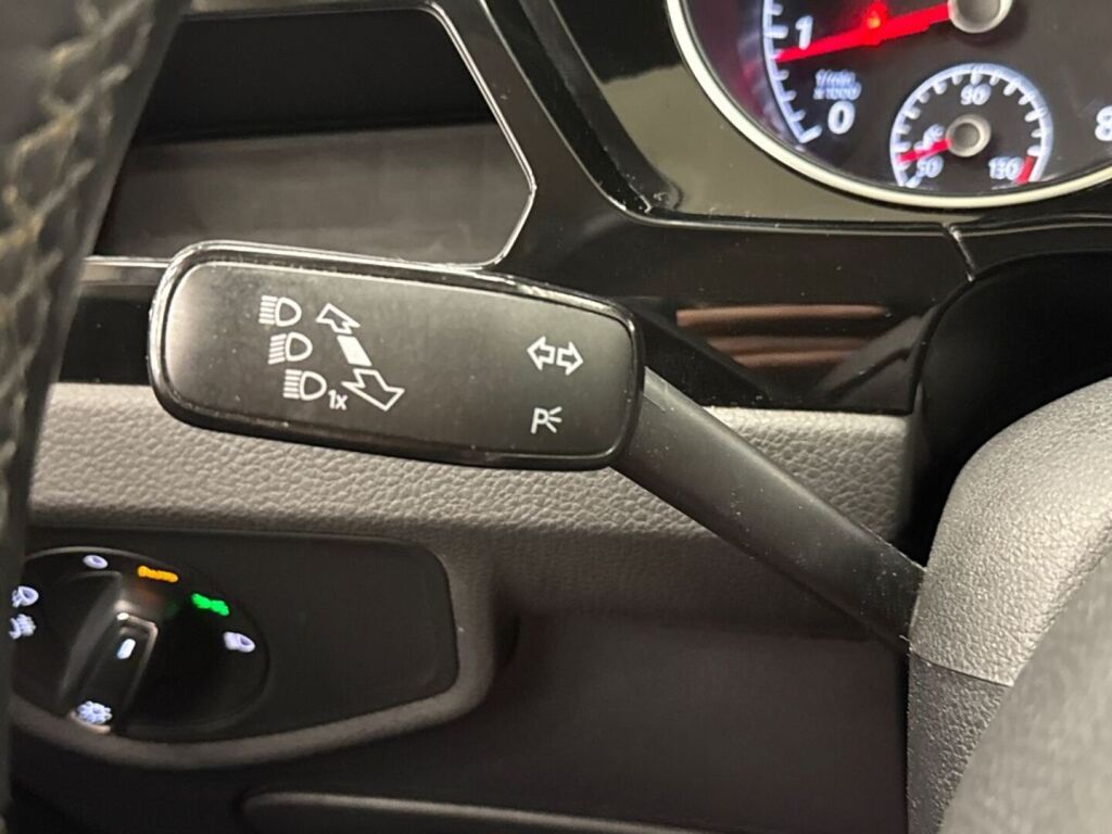 Volkswagen Touran 2017 Valkoinen