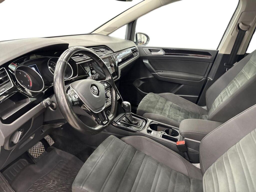 Volkswagen Touran 2017 Valkoinen