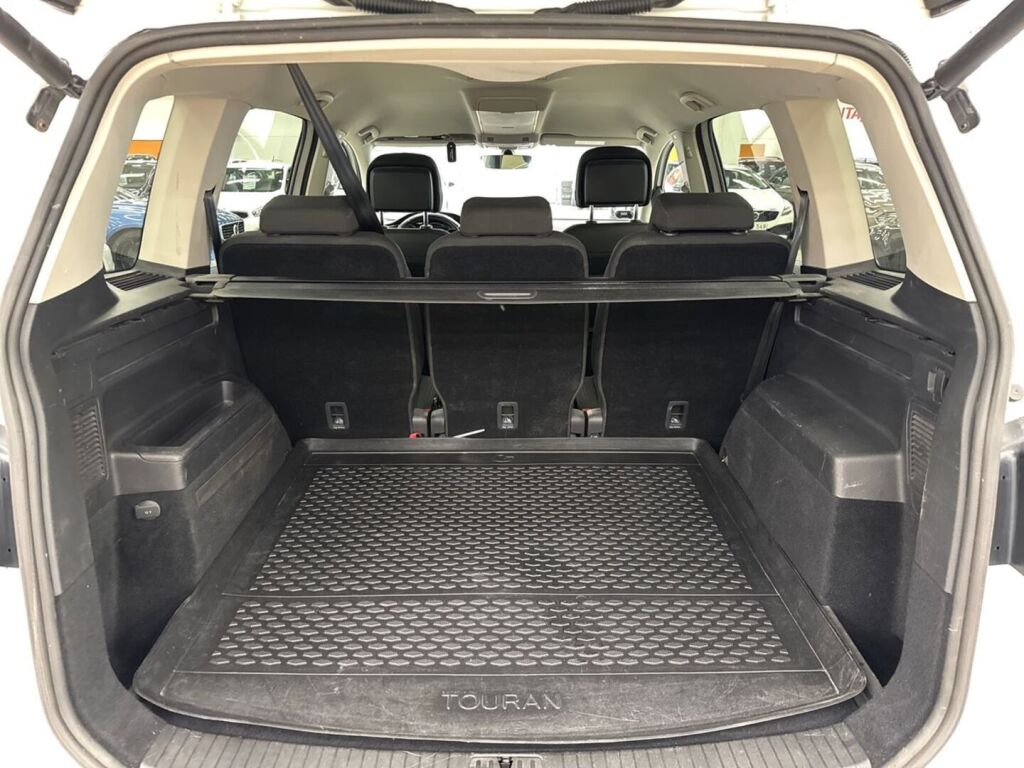 Volkswagen Touran 2017 Valkoinen