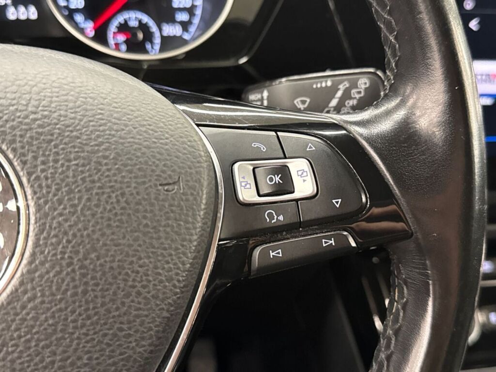 Volkswagen Touran 2017 Valkoinen