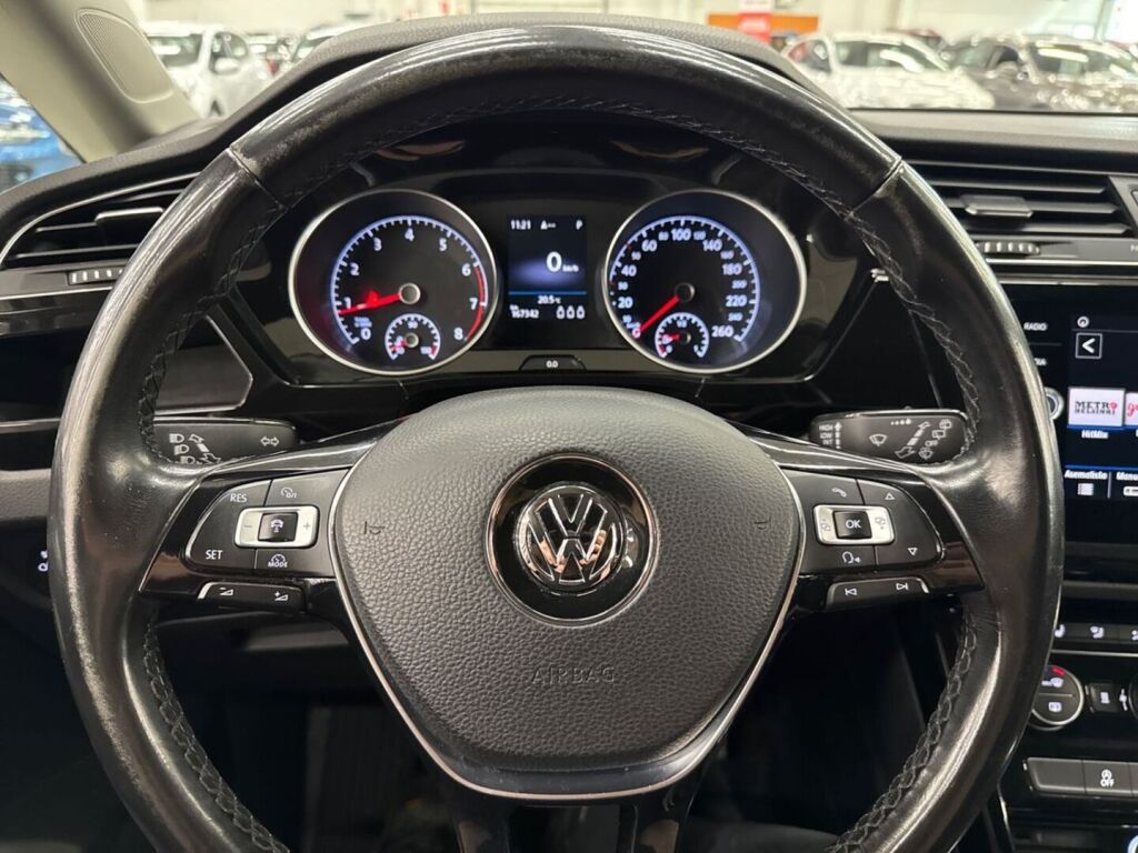 Volkswagen Touran 2017 Valkoinen