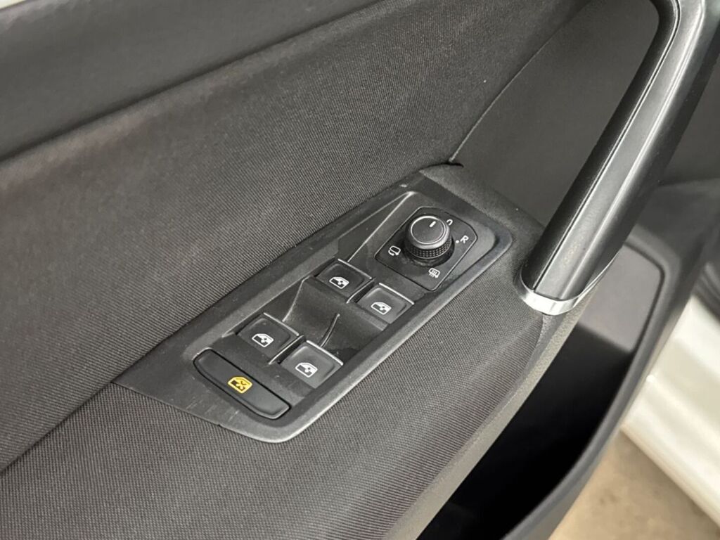 Volkswagen Touran 2017 Valkoinen