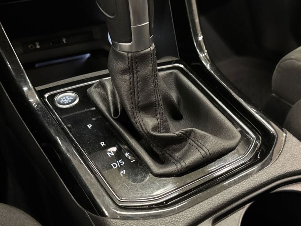 Volkswagen Touran 2017 Valkoinen