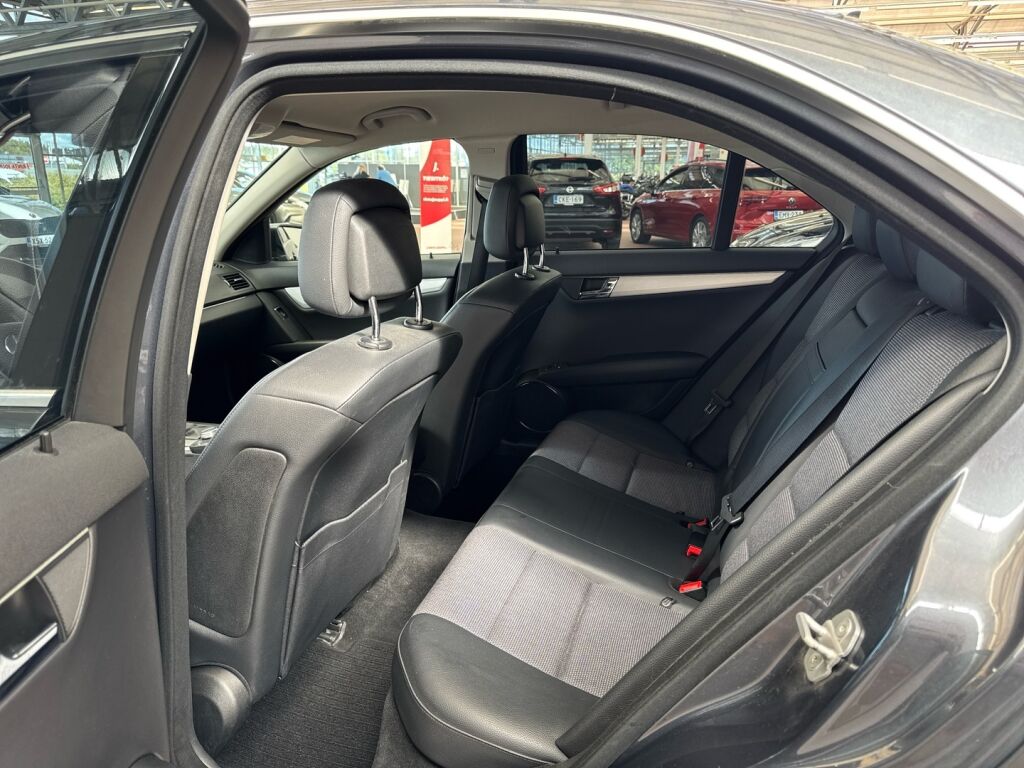 Mercedes-Benz C 2010 Harmaa
