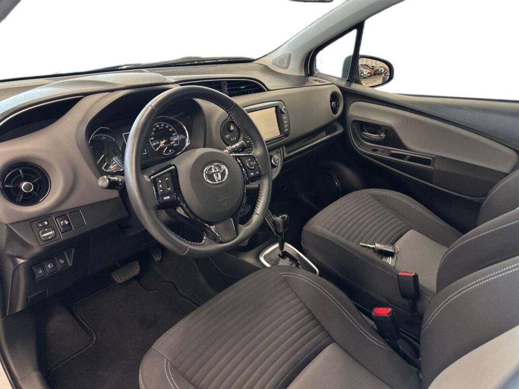 Toyota Yaris 2017 Valkoinen