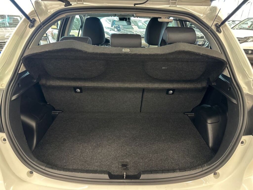 Toyota Yaris 2017 Valkoinen