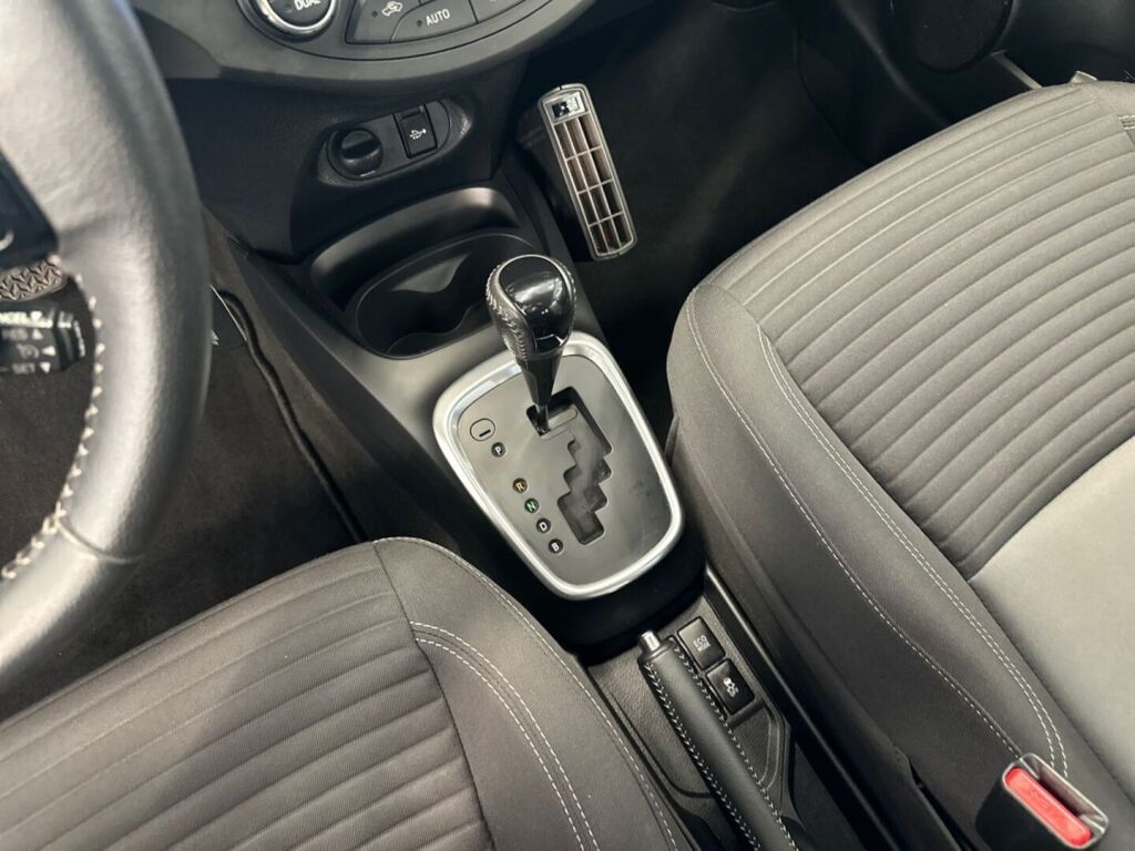Toyota Yaris 2017 Valkoinen