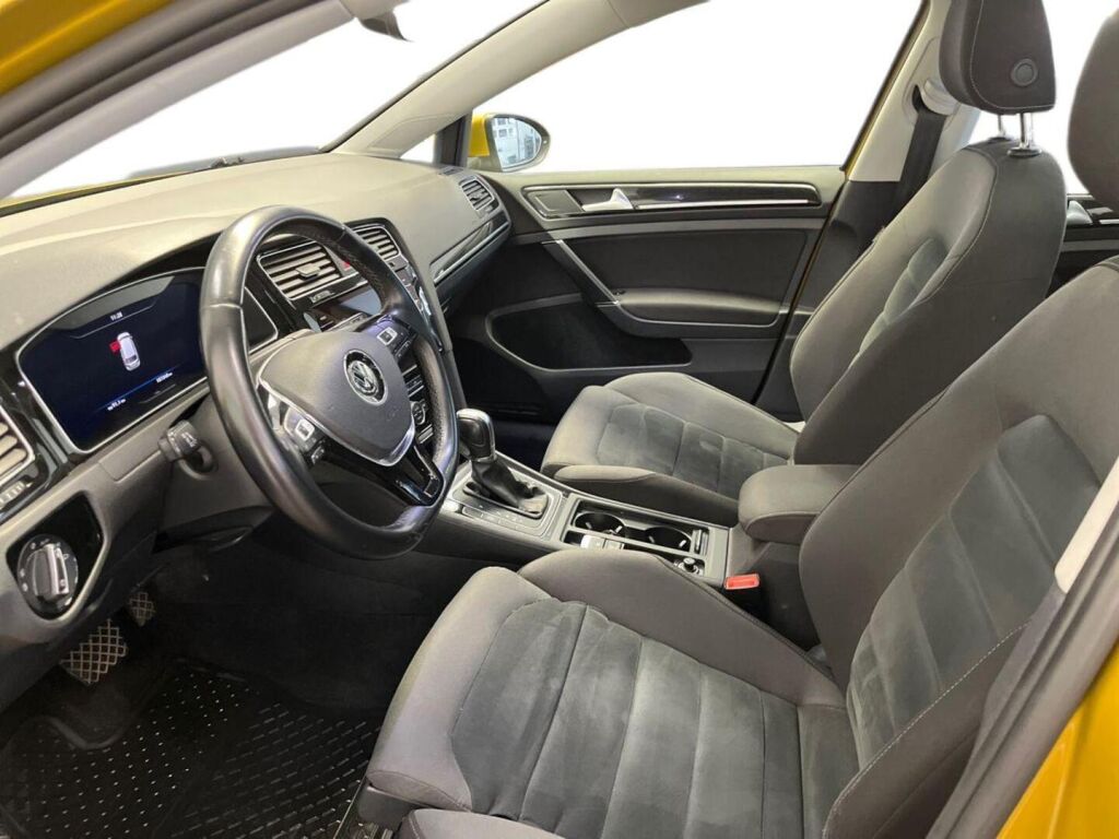 Volkswagen Golf 2017 Keltainen