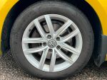 Volkswagen Golf 2017 Keltainen