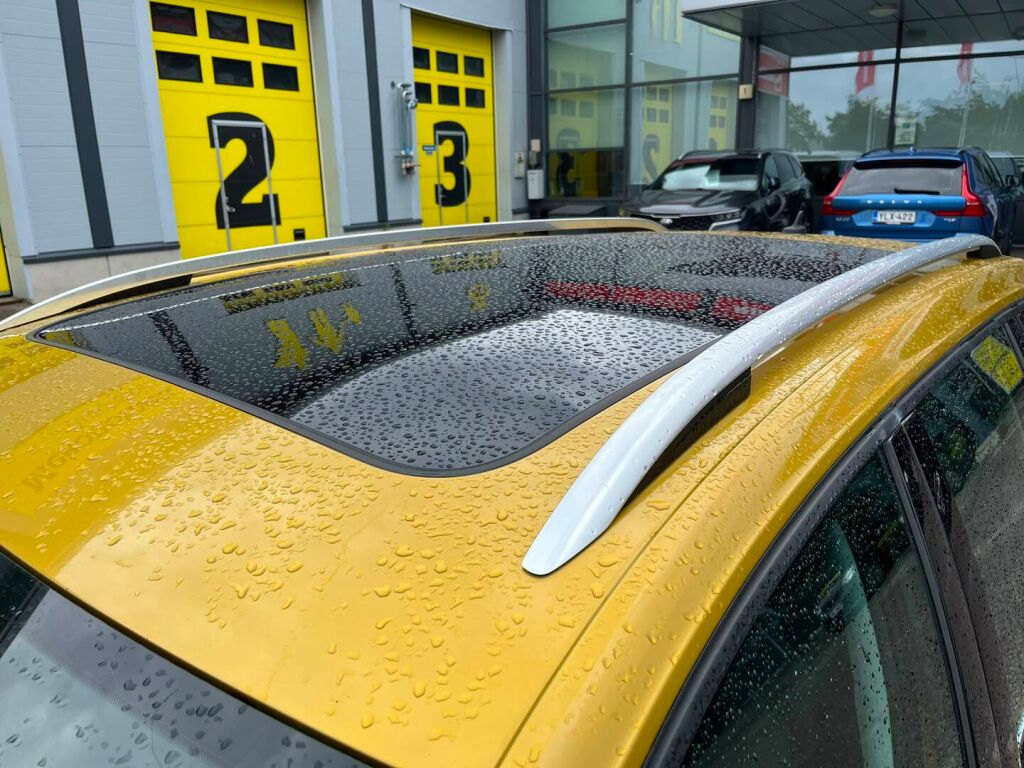 Volkswagen Golf 2017 Keltainen