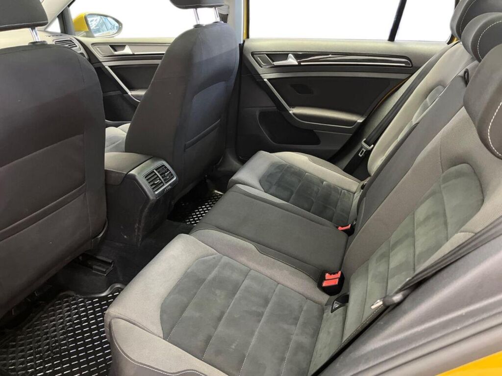 Volkswagen Golf 2017 Keltainen