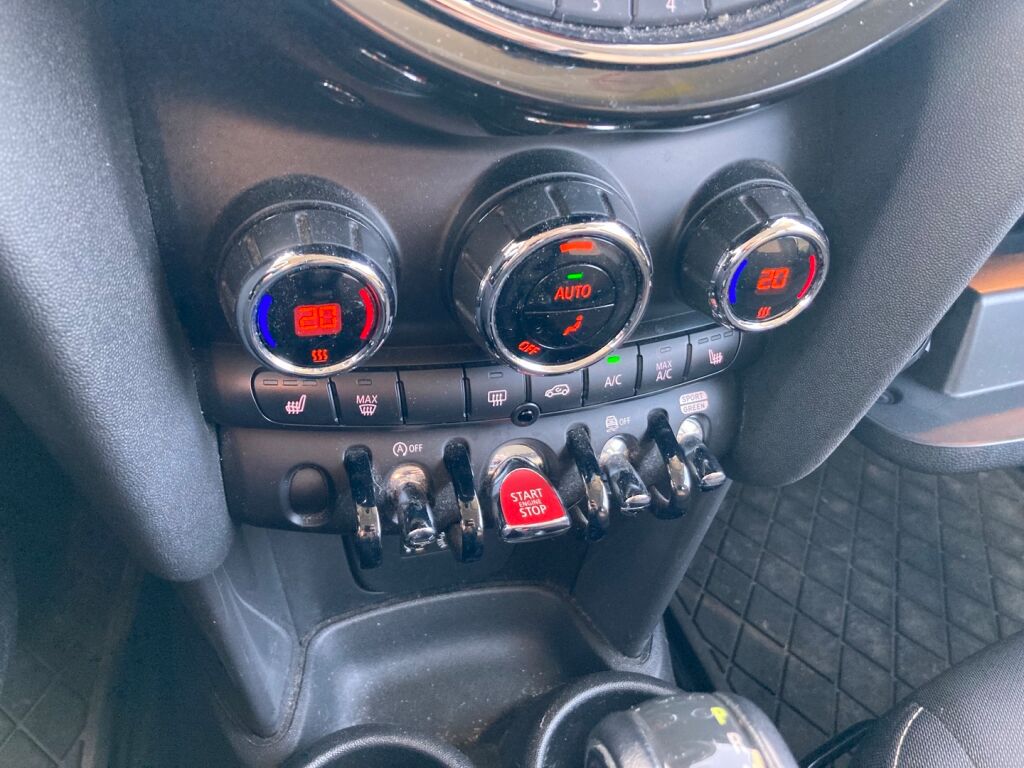 Mini Hatchback 2017 Valkoinen