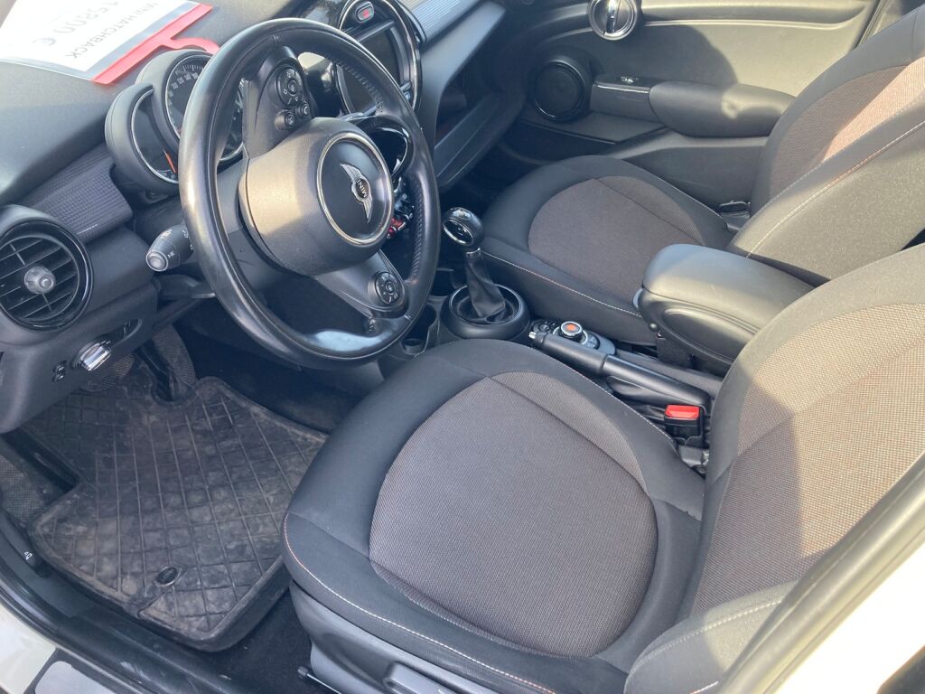 Mini Hatchback 2017 Valkoinen