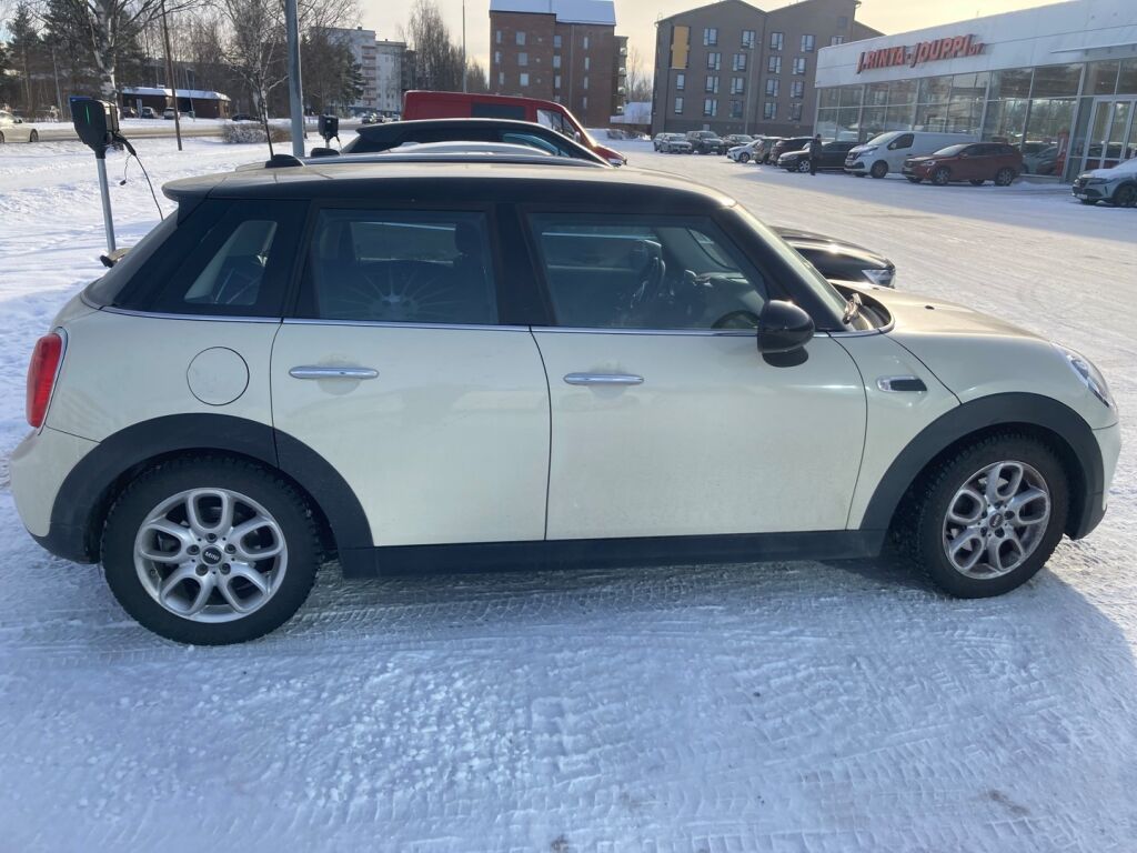 Mini Hatchback 2017 Valkoinen