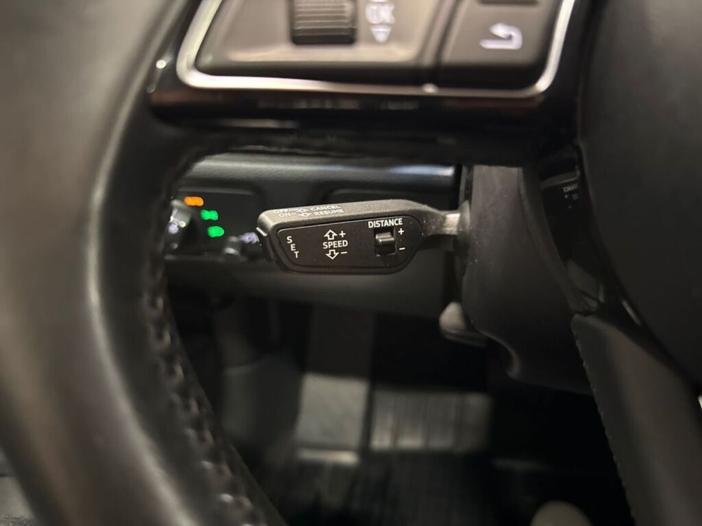 Audi A3 2018 Punainen