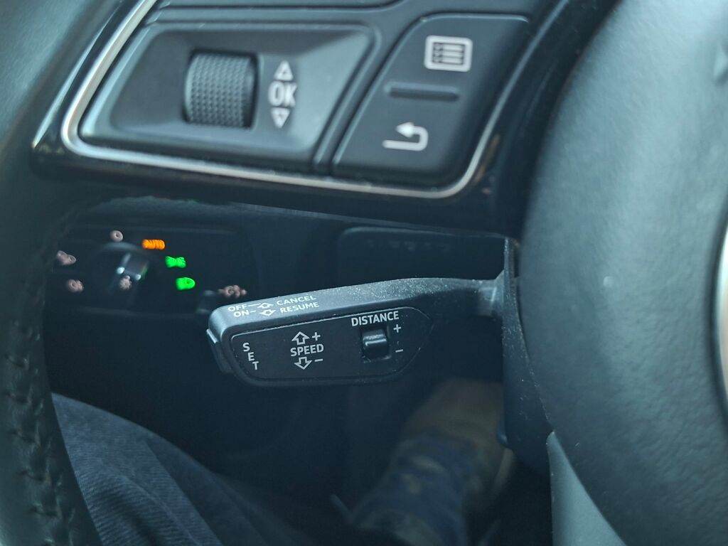 Audi A3 2018 Punainen