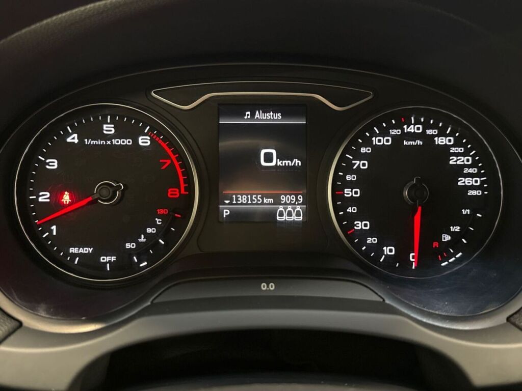 Audi A3 2018 Punainen
