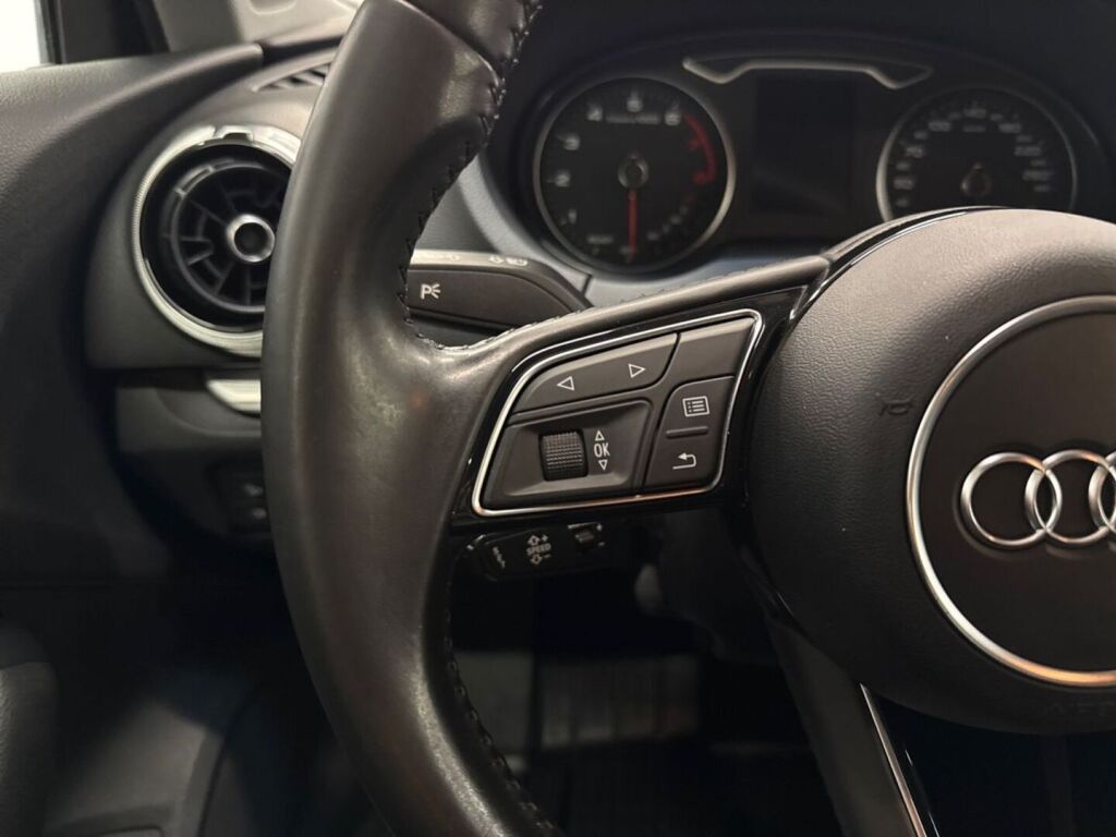 Audi A3 2018 Punainen