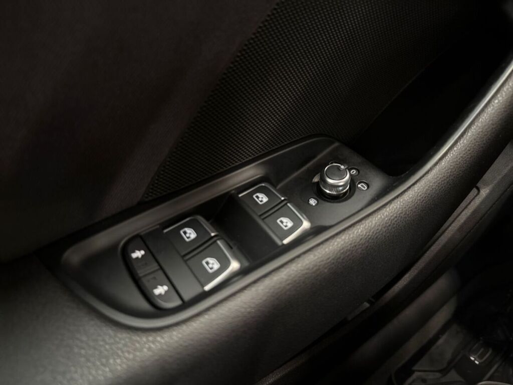 Audi A3 2018 Punainen