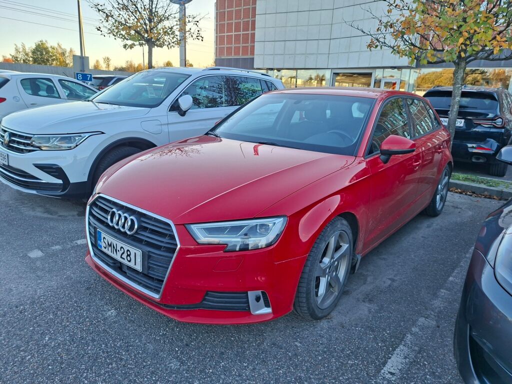 Audi A3 2018 Punainen