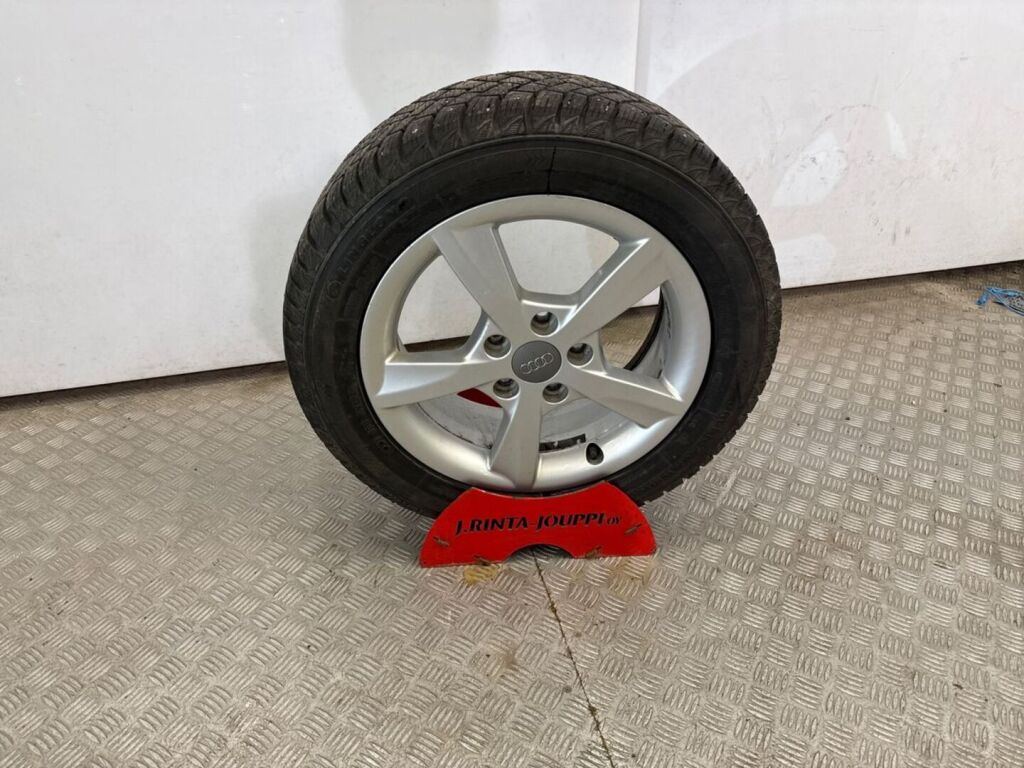 Audi A3 2018 Punainen