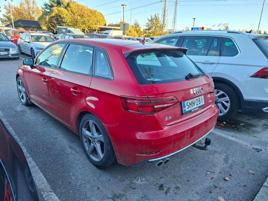 Audi A3 2018 Punainen
