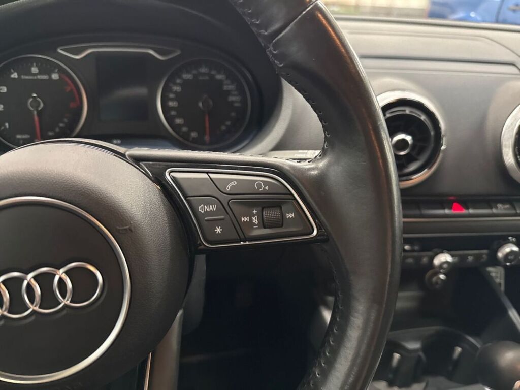 Audi A3 2018 Punainen