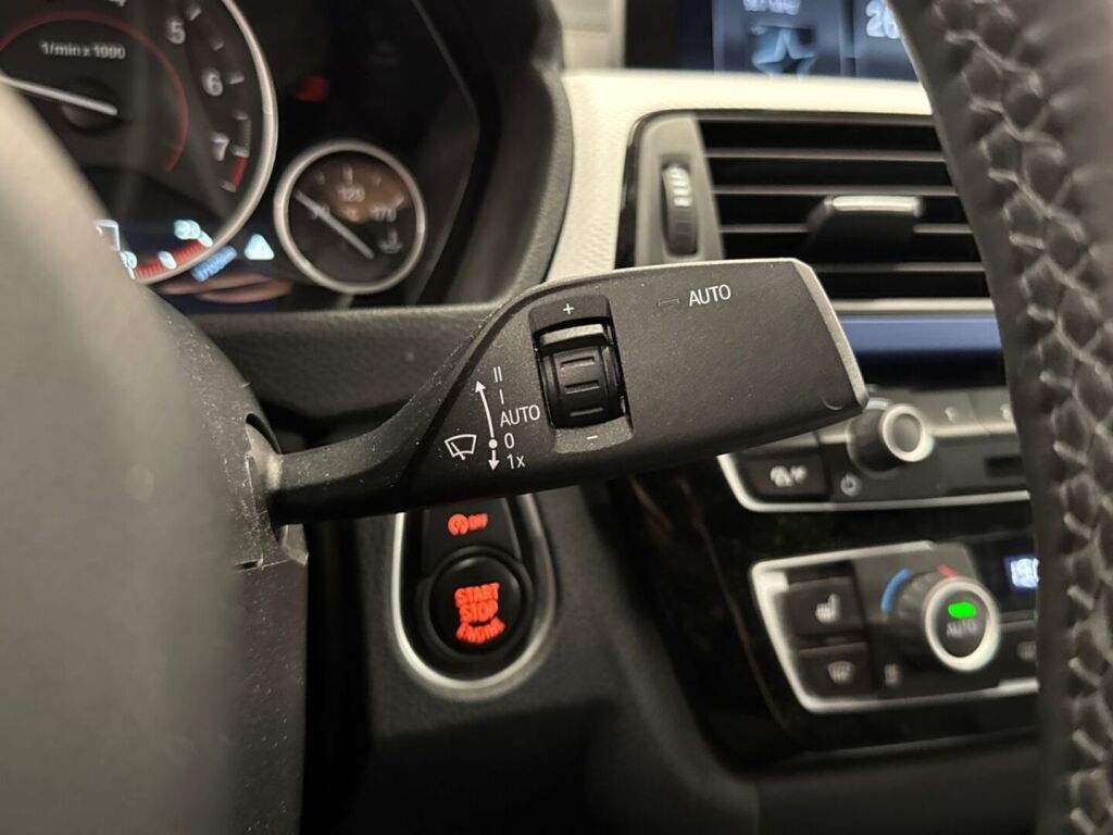 BMW 320 Gran Turismo 2018 Valkoinen