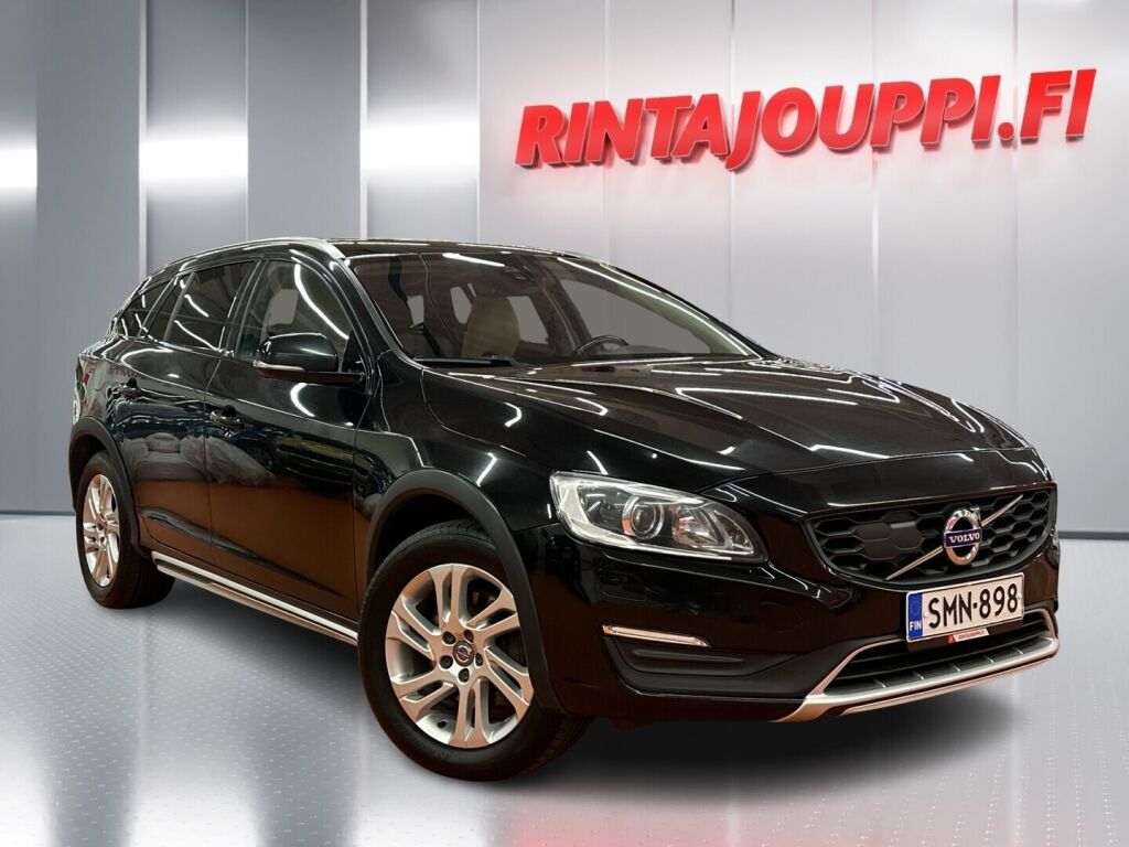Volvo V60 Cross Country 2017 Musta