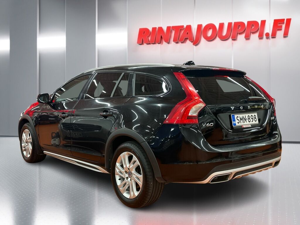 Volvo V60 Cross Country 2017 Musta