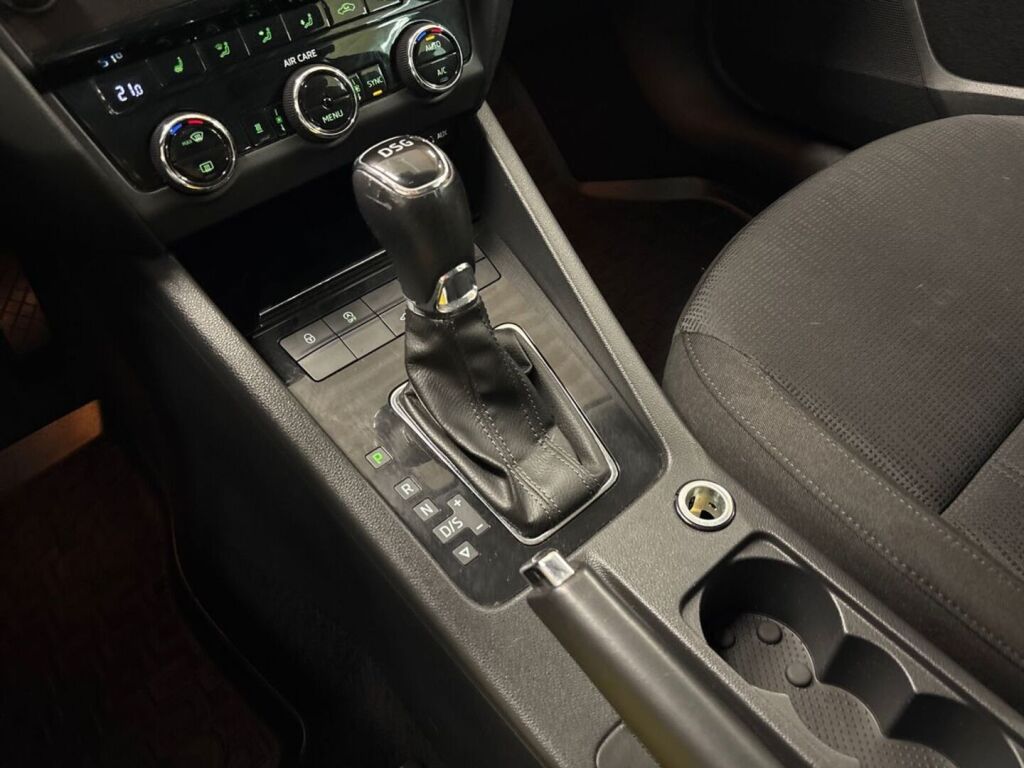 Skoda Octavia 2018 Harmaa