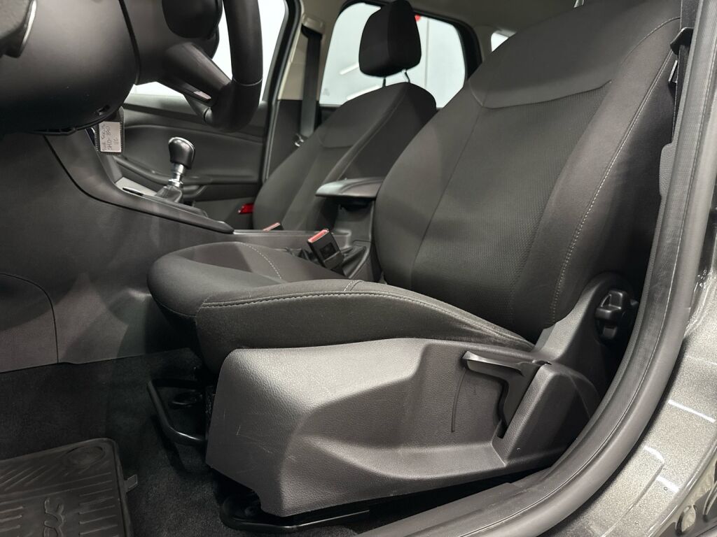 Ford Focus 2017 Harmaa